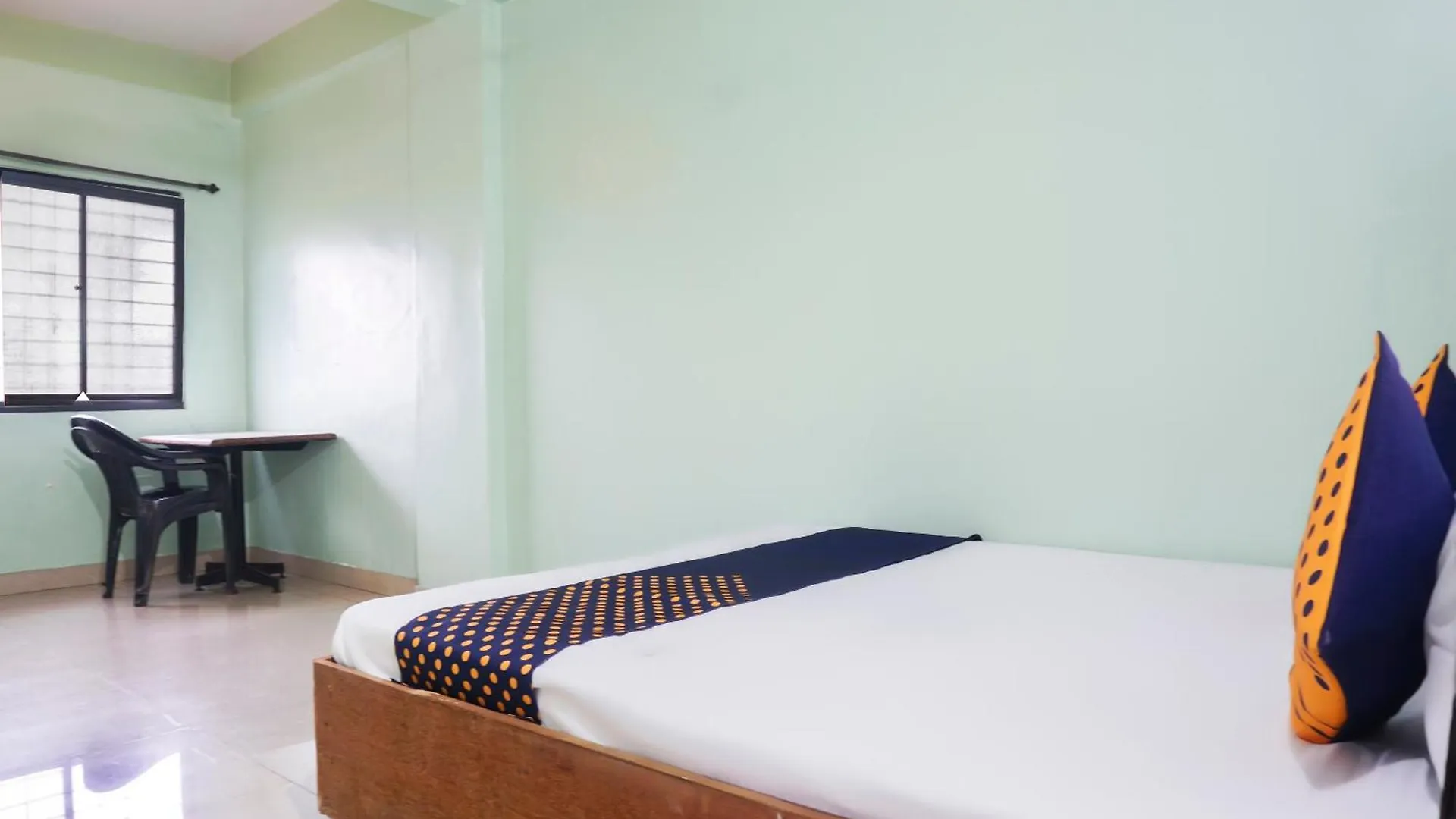 Hotel O Trimurti Khed  3*, Khed (Pune)