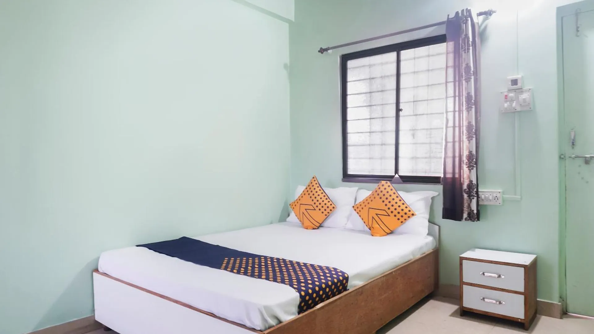Hotel O Trimurti Khed  3*, Khed (Pune) India