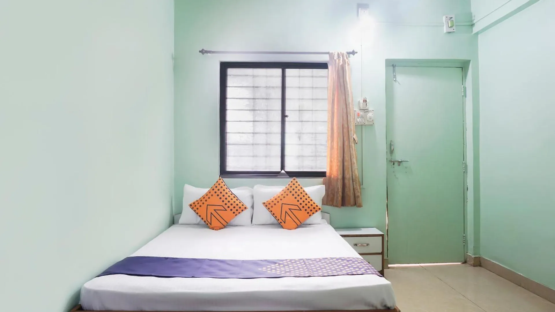 Hotel O Trimurti Khed  3*, Khed (Pune)