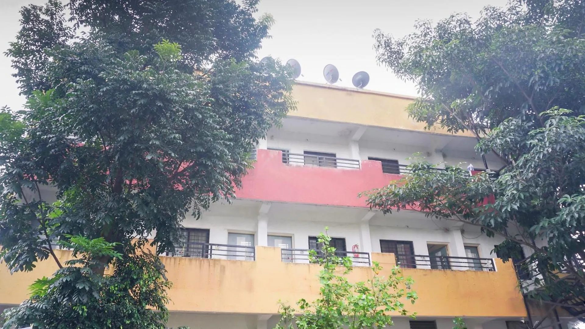 Hotel O Trimurti Khed   Khed (Pune)